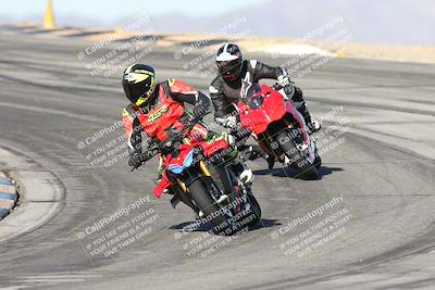 media/Dec-01-2025-Moto Forza (Mon) [[2daa91e15f]]/2-Intermediate Group/Session 2 (Turns 9 and 10)/